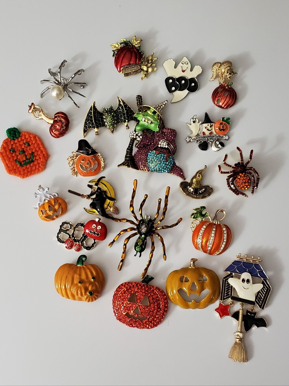 21 Brooches Halloween Fall Vintage & NEW Witch Pumpkin Spider Ghost Thanksgiving